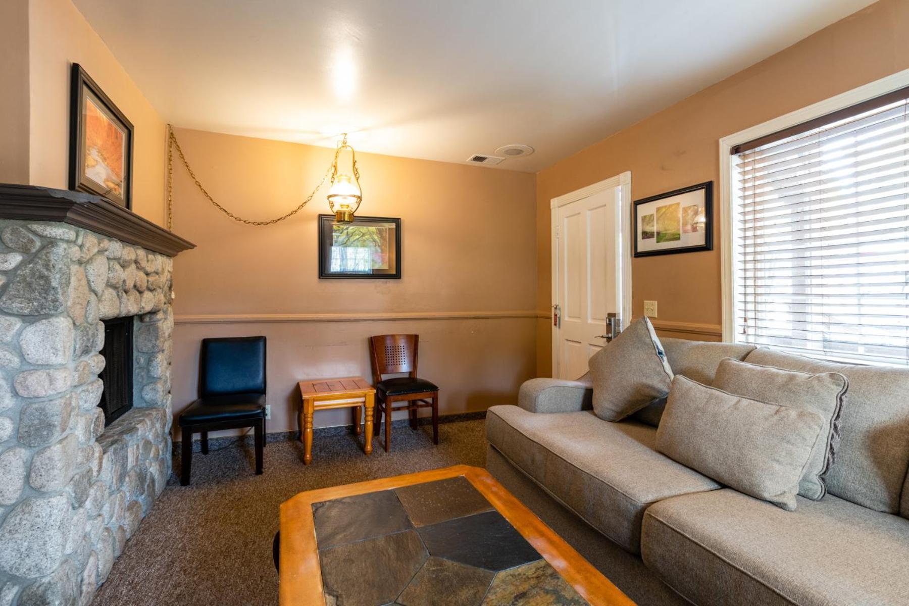 Saddleback Inn At Lake Arrowhead Buitenkant foto